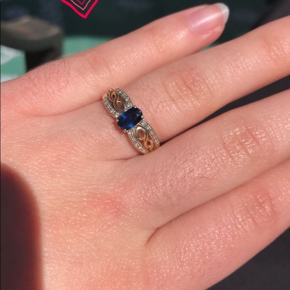 Sapphire Promise Ring - Picture 4 of 4